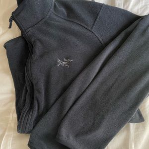 ARCTERYX navy full zip jacket